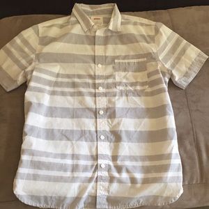 Levi’s men’s Button Up Short sleeve shirt - M